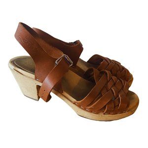 Lotta From Stockholm Tan Woven Leather Clogs / Sandals Size 9